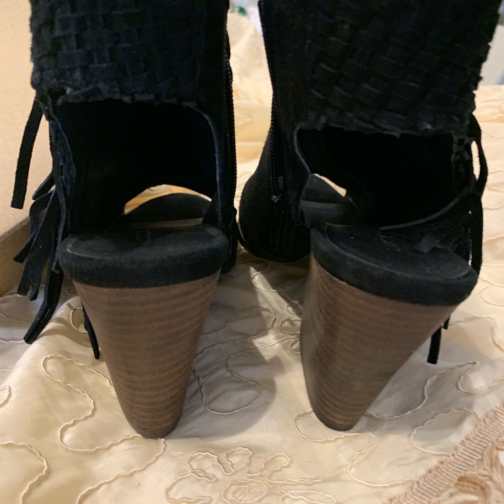 Lucky booties black suede... lots of details - Picture 7 of 8